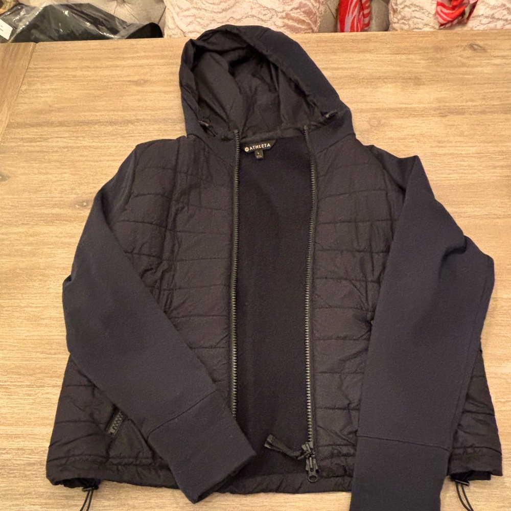 ATHLETA Women’s Front-Side Quilted Jacket - Picture 2 of 5